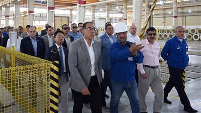  مدبولي يتفقد مجمع مصانع العربي للغسالات بكوم أبو راضي (صور) 