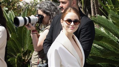 بعد عرضه في كان، مؤتمر صحفي لطاقم عمل Kinds of Kindness (فيديو)