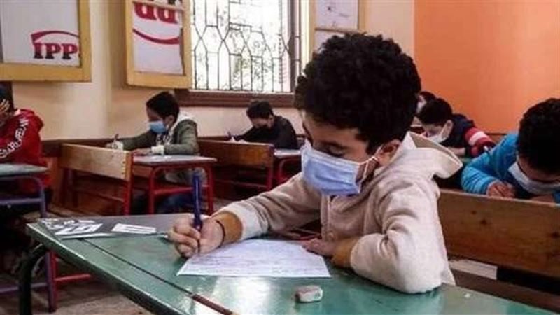 طلاب الجيزة يؤدون