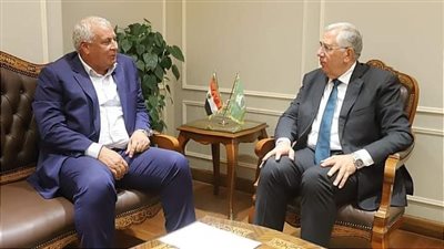 القصير والزملوط يبحثان موقف المشروعات الزراعية في الوادي الجديد