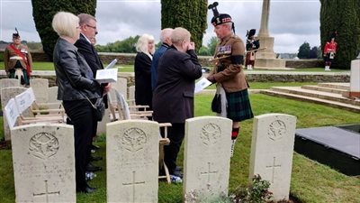 دفن جندي فرنسي شارك في الحرب العالمية الأولى بعد قرن من وفاته