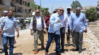 محافظ الأقصر يتابع تنفيذ المشروعات الخدمية والتنموية بالقرنة والبياضية