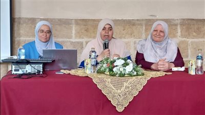 الأزهر: حسن معاملة الوالدين والتودد إليهما أبرز حقوق كبار السن بالإسلام