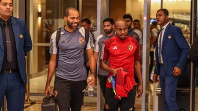 حافلة الأهلي تتوجه لملعب رادس استعدادا لمواجهة الترجي التونسي (فيديو)