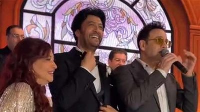 مصطفى قمر يشعل حفل زفاف ابنة سامح يسري (صور)