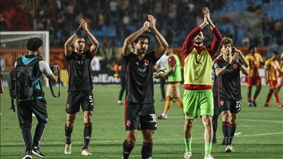 بعثة الأهلي تتوجه إلى مطار قرطاج استعدادا للعودة إلى مصر (فيديو) 