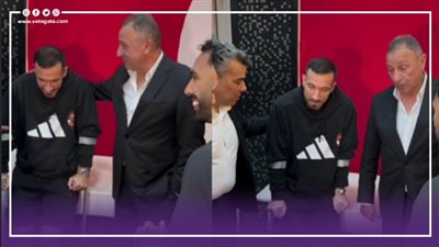 ظهر بعكازين، الخطيب يطمئن على سلامة معلول بعد إصابته ( فيديو)