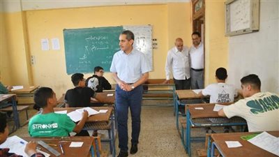 محافظ الغربية يتفقد لجان امتحانات الشهادة الإعدادية (صور)