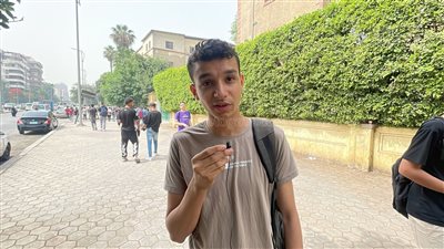 طلاب ثانية ثانوي بالجيزة: امتحان الميكانيكا صعب والجغرافيا خلصناه قبل الوقت (فيديو) 