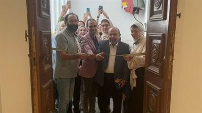  الفنون التشكيلية يفتتح معرض 