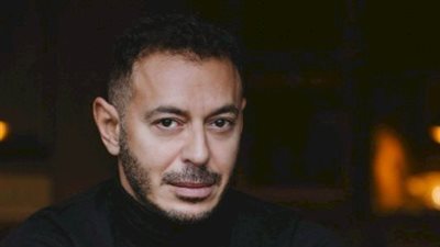 مصطفى شعبان يصور مشاهد على طريق الفيوم لمسلسل حكيم باشا