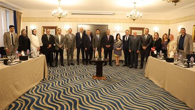 الغرفة التجارية بالإسكندرية تستقبل مستشارا اقتصاديا أمريكيا لبحث سبل التعاون