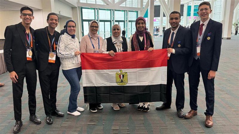 الطلاب الفائزين في