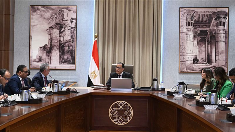 مدبولي يعقد اجتماعا