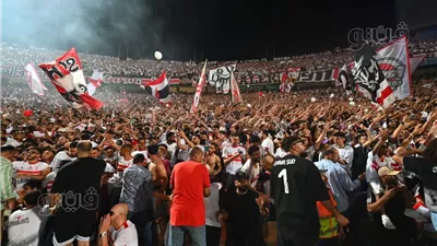 جمهور الزمالك يحتفل بأغنية 