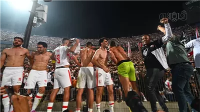 إجراءات قانونية تجاه 6 من لاعبي نادي الزمالك لإلقاء شماريخ على مدرجات الجماهير