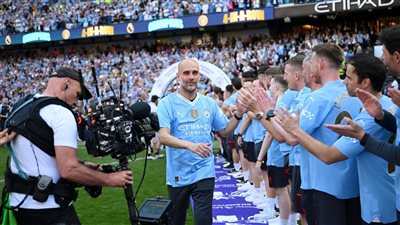 جوارديولا يحسم موقفه من الاستمرار مع مانشستر سيتي 