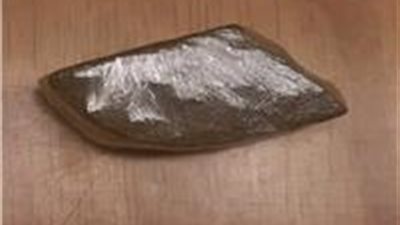 ضبط قطعة حشيش بحوزة إنجليزي الجنسية في مطار الغردقة