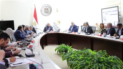 عاشور يشهد الجلسات النقاشية الأولى حول منحة 