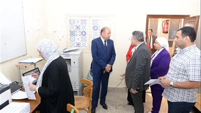 رئيس جامعة المنصورة يتفقد الامتحانات بكلية التربية للطفولة المبكرة (صور)