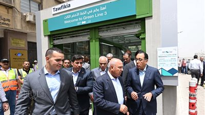 وزير النقل: المناطق المحيطة بمحطات المترو الجديدة شهدت سيولة مرورية كبيرة 