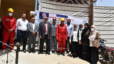 رئيس جامعة الأقصر يتفقد أعمال القافلة الطبية المجانية بالقرنة