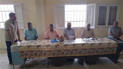 الإدارة القنطرة شرق الزراعية تكرم مدير مكافحة الآفات لبلوغه المعاش (صور)