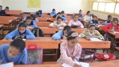 طلاب الشهادة الإعدادية بالجيزة يؤدون امتحان الدين والإنجليزي غدا