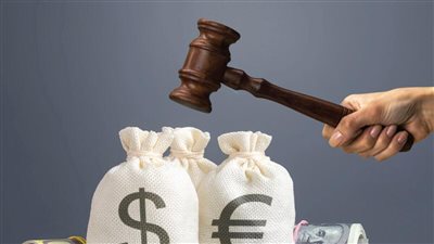 هل يحمي القانون المبلغ عن جرائم غسل الأموال؟ 