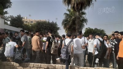 طلاب الشهادة الإعدادية بالغربية يؤدون امتحان مادتي الهندسة والتربية الفنية