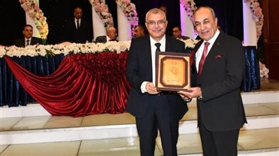 الدرندلى يشهد تكريم مدير الأكاديمية العسكرية السابق بجامعة الزقازيق