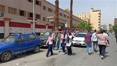 فرحة طلاب الشهادة الإعدادية فى الأقصر بسهولة امتحان اللغة الإنجليزية (بث مباشر)