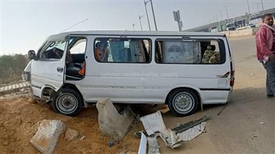 إصابة 4 أشخاص فى انقلاب ميكروباص بطريق 