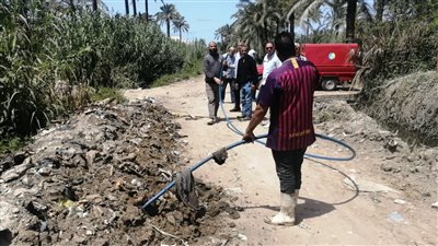 حملات لإزالة التعديات على شبكة مياه الشرب بأبو قير في الإسكندرية 