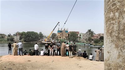 تفاصيل ساعات الرعب في حادث معدية أبو غالب.. سقوط ميكروباص يقل عددا من الفتيات بمياه النيل.. قوات الإنقاذ تبحث عن جثث ضحايا لقمة العيش.. والتحقيقات الأولية تكشف مفاجآت صادمة