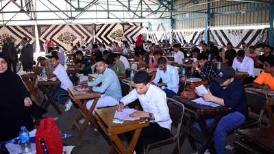 11 ألف طالب بحقوق سوهاج يؤدون الامتحانات في يومها الأول (صور)