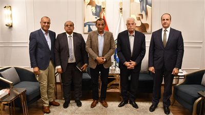 محافظ جنوب سيناء ورئيس هيئة موانئ البحر الأحمر يناقشان أعمال التطوير