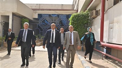 وزير قطاع الأعمال يتفقد مصانع شركة إدكو للأدوية