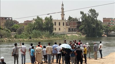 طوارئ في الحكومة بعد حادث معدية أبو غالب.. الصحة تدفع بـ 8 بسيارات إسعاف.. والعمل تصرف إعانات عاجلة لأسر الضحايا.. وتقرير النقل يفجر مفاجآت صادمة 