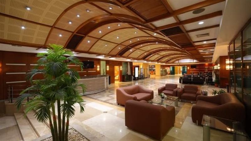 مطار القاهرة، فيتو