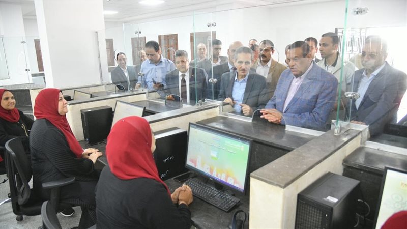 هشام آمنة ورحمي يفتتحان