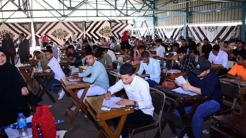 جانب من الامتحانات،فيتو