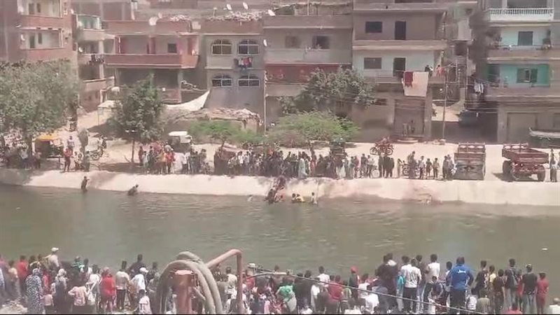 نبحث عن 16 فتاة أسفل