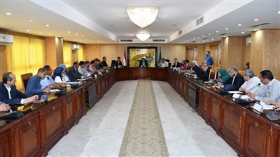 مراجعة تطبيق اشتراطات الصحة والسلامة المهنية بمنشآت محافظة الفيوم