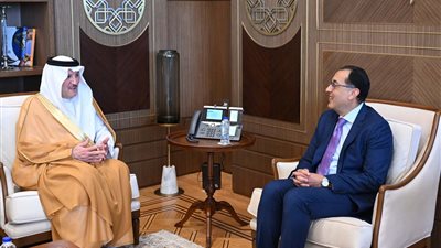رئيس الوزراء يستقبل السفير السعودي بالقاهرة بمناسبة انتهاء مهام عمله