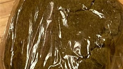 جمارك مطار الغردقة تضبط كمية من الحشيش المخدر بحوزة راكبة فرنسية 