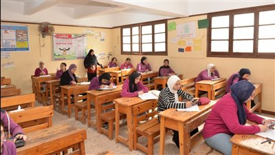 الجيزة تطلق نماذج استرشادية شاملة لطلاب الشهادة الإعدادية في الرياضيات (صور)