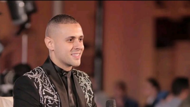 مصمم الأزياء إسلام