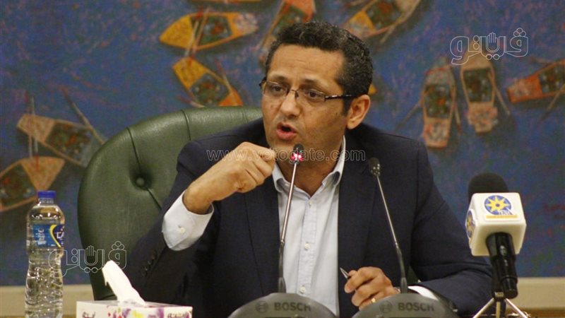 الكاتب الصحفي خالد