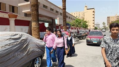 طلاب الشهادة الإعدادية بالأقصر عن امتحان الجبر: سهل وعوضنا عن الهندسة (بث مباشر)